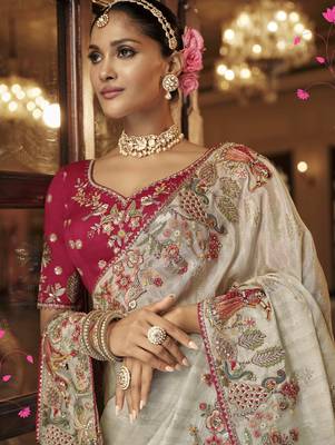 Exquisite silk blend saree with beautiful zari weave & blouse work 2