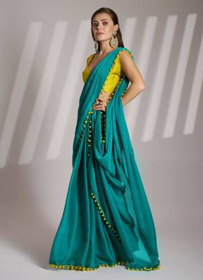 sea green solid chiffon saree with contrast blouse piece 2