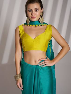 sea green solid chiffon saree with contrast blouse piece 3
