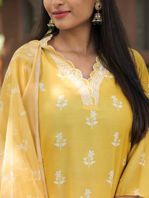 Women's  Rayon Printed Work Straight Kurta Pant and Dupatta Set 2