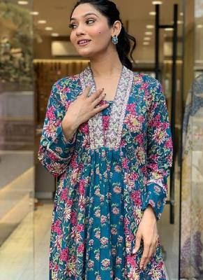 Women's  Cotton Printed Work Straight Kurta Pant and Dupatta Set 2