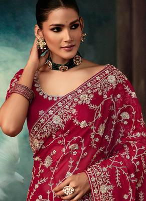 Red fancy hand work border with heavy designer blouse  wedding wear saree 3