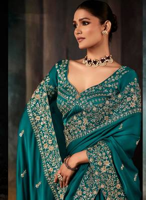 Teal fancy hand work border with heavy designer blouse  wedding wear saree 5