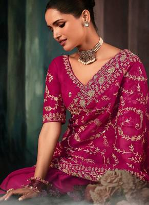 Rani pink fancy hand work border with heavy designer blouse  wedding wear saree 4