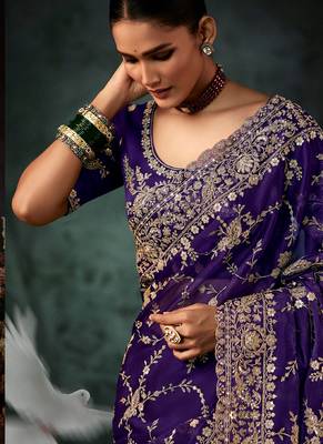 Voilet fancy hand work border with heavy designer blouse  wedding wear saree 4