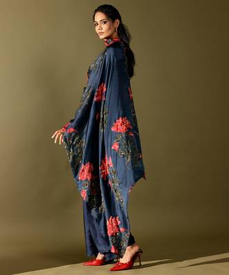 Blue embroidered georgette saree 4