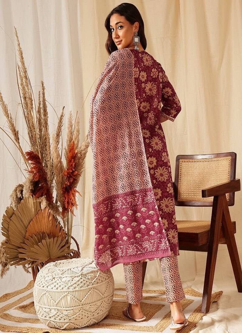 Women's casual wear kurta set with dupatta