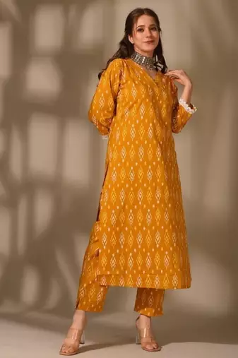 Women's v neck printed knee length kurta set