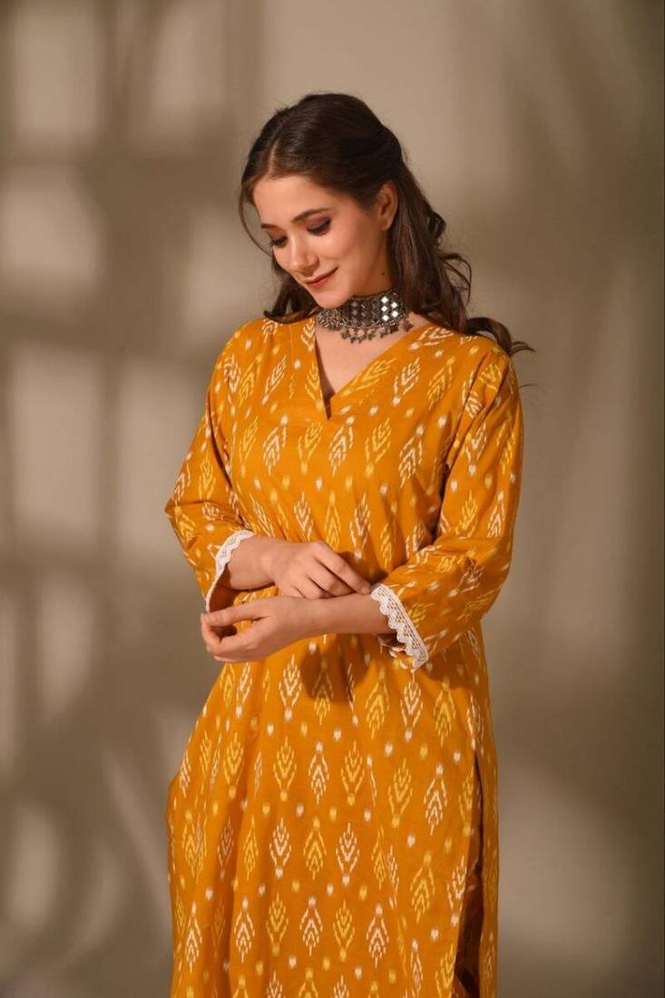 Women's v neck printed knee length kurta set