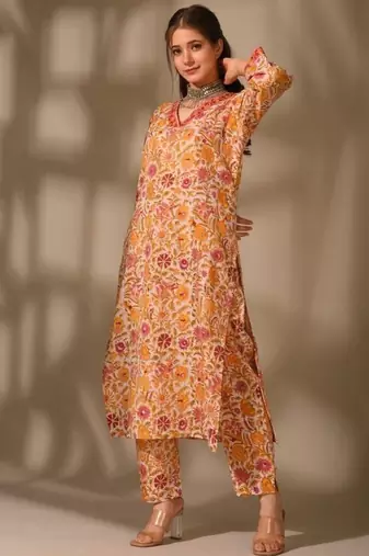 Floral printed v neck rayon kurta set for women
