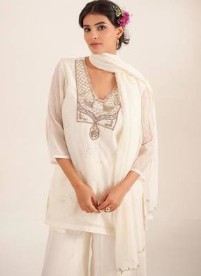 White matsya top and palazzo set 5
