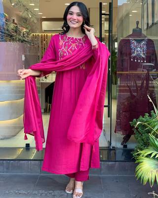 Women's  Chanderi Embroidery Work Straight Kurta Pant and Dupatta Set 2