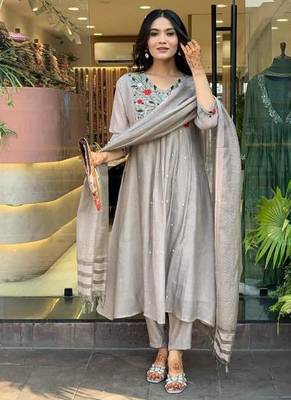 Women's  Chinon Viscose Embroidery Work Straight Kurta Pant and Dupatta Set 5