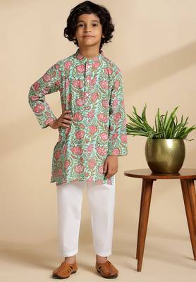 Green printed cotton kurta set 1