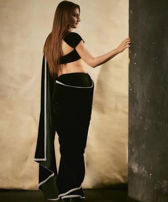 Black Viscose Velvet Peral Lace Work Saree with Blouse 2