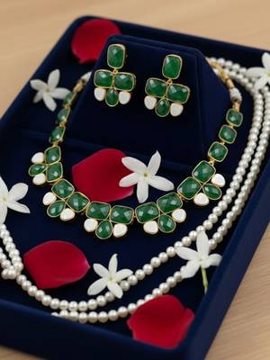 Golden plated precious stone necklace set with green quartz & pearl drops 4