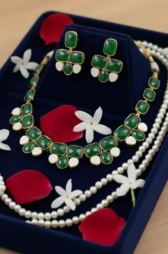 Golden plated precious stone necklace set with green quartz & pearl drops