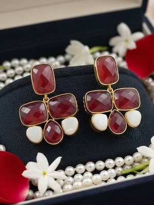 Golden plated precious stone necklace set in red strawberry quartz & amethyst finish 3