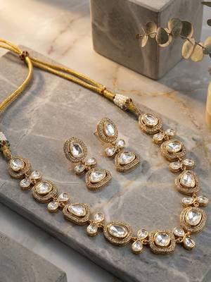 Classic polki necklace set with sparkling moissanite stones 4