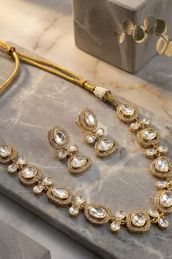 Classic polki necklace set with sparkling moissanite stones