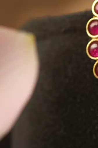 Semi-precious mop & pink quartz necklace set in golden finish