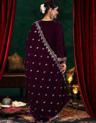 Purple velvet embroidered straight suit & pant with dupatta set 3