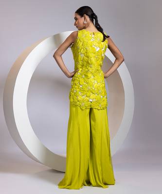 Green embroidered crepe co ord set 2