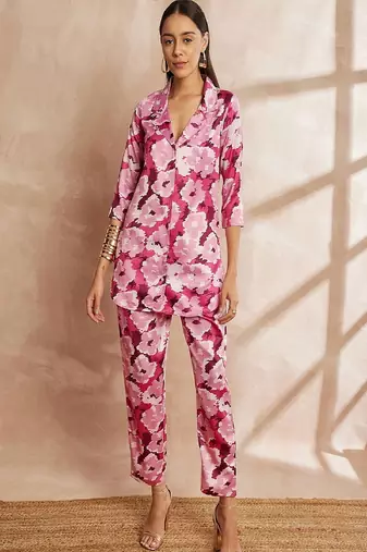 Pink color floral printed lapel collar shirt & trousers