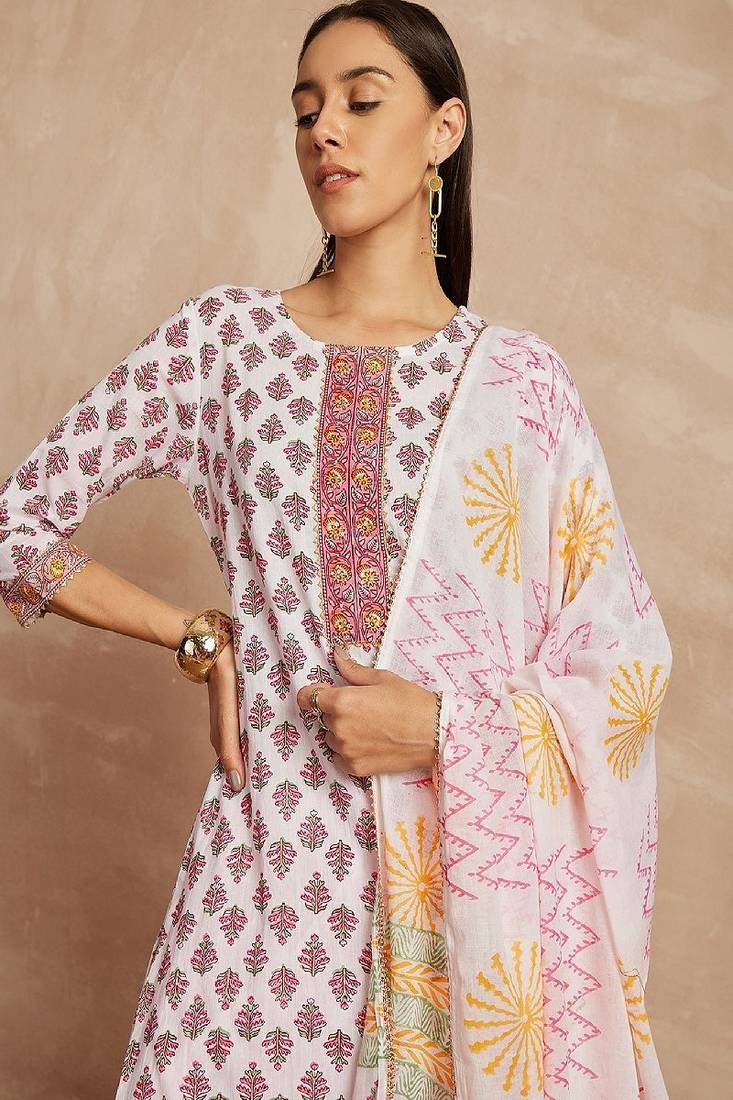 Pink color ethnic motifs printed pure cotton straight kurta & trousers with dupatta