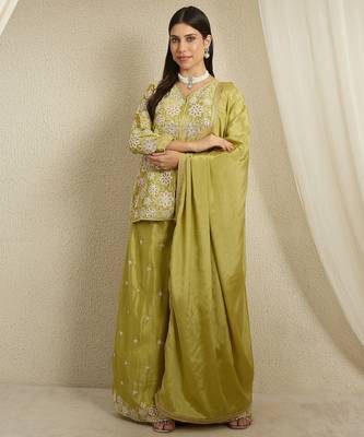 green chinon  top with bottom and dupatta 3/4 sleeve embroidered straight kurta 1