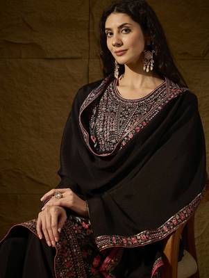 black chinon embroidered straight kurta with  bottom & chinon dupatta 4