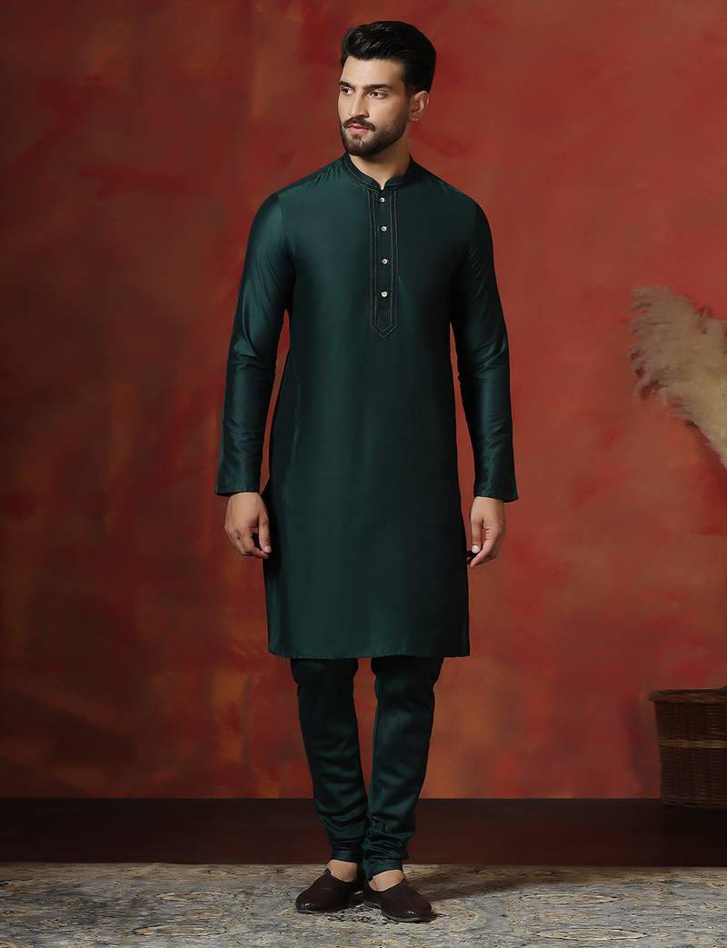 green dupion kurta pyjama set for men with solid design