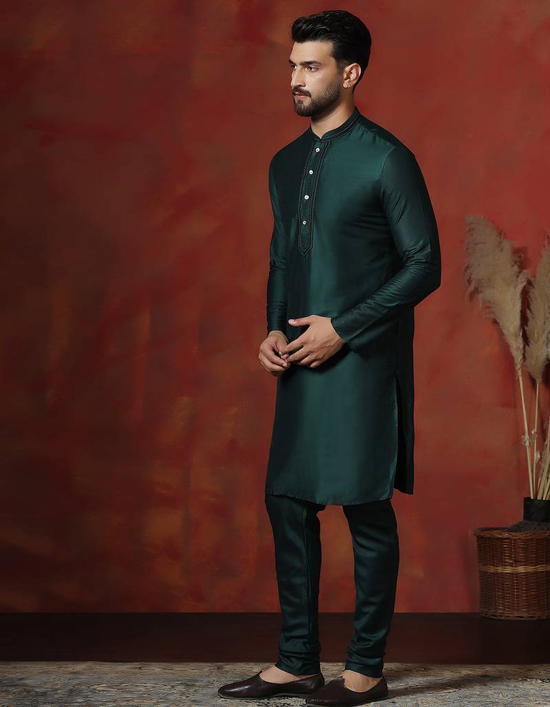 green dupion kurta pyjama set for men with solid design