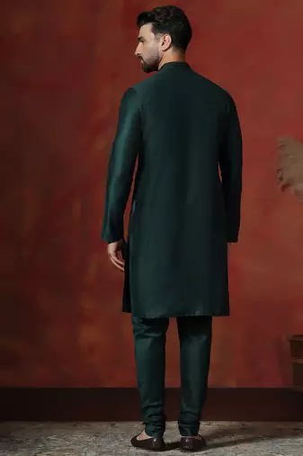 green dupion kurta pyjama set for men with solid design