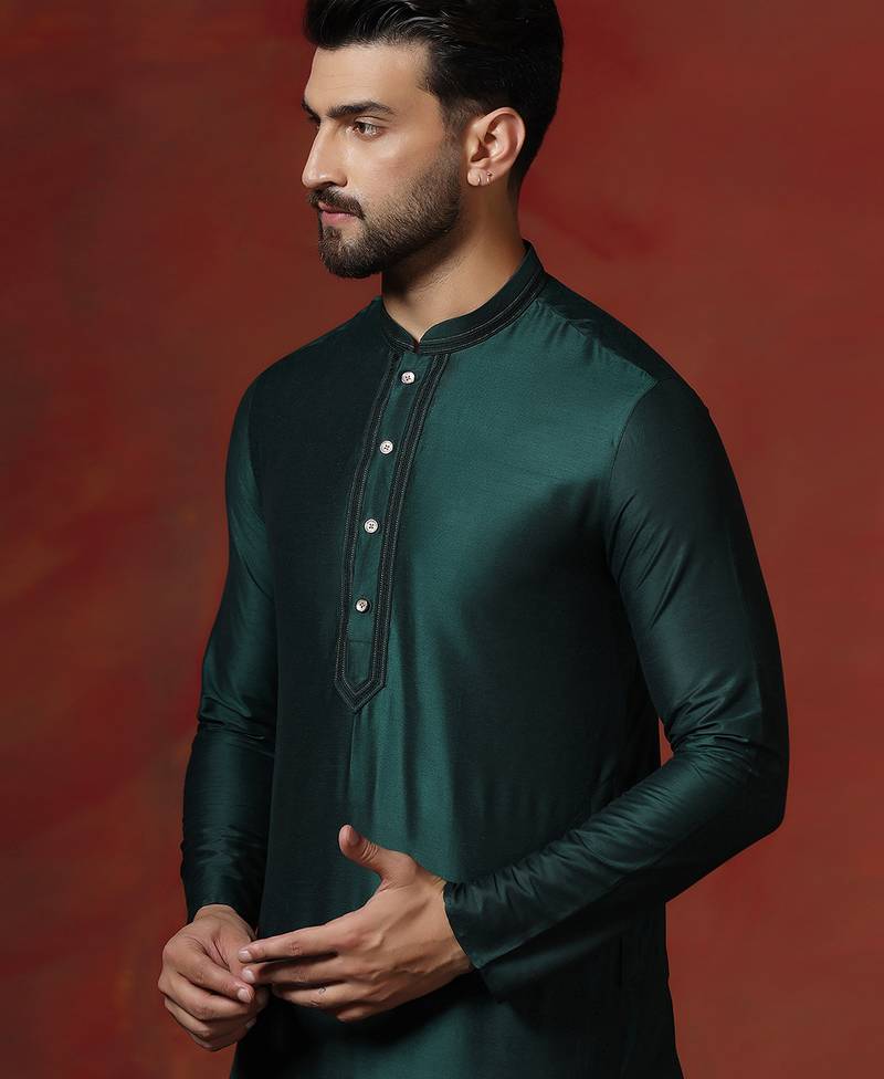 green dupion kurta pyjama set for men with solid design
