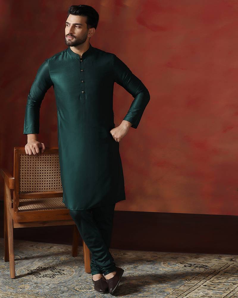 Green dupion kurta pyjama set for men with printed design