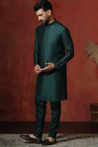 Green dupion kurta pyjama set for men with printed design