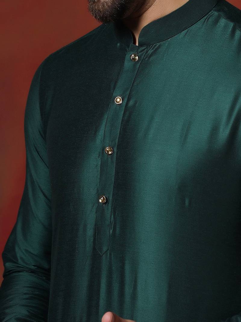 Green dupion kurta pyjama set for men with printed design