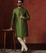 green dupion kurta pyjama set for men with solid design