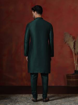 green dupion kurta pyjama set for men with solid design 4