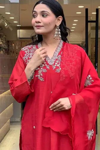 Red chanderi heavy thread embroidery work kurta pant set
