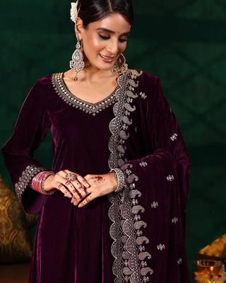 Maroon velvet heavy thread embroidery work on neck, sleeve and dupatta kurta pant set 3