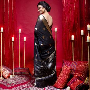 Banarasi kora organza saree in black color with triangle zari motifs and border 3