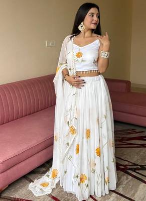 White Hand-Painted Floral Work Pure Organza Lehenga Choli with Designer Blouse and Kodi Work Border 2