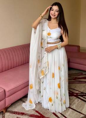 White Hand-Painted Floral Work Pure Organza Lehenga Choli with Designer Blouse and Kodi Work Border 3
