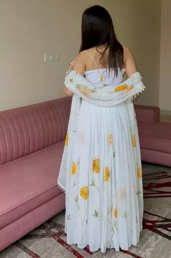 White Hand-Painted Floral Work Pure Organza Lehenga Choli with Designer Blouse and Kodi Work Border
