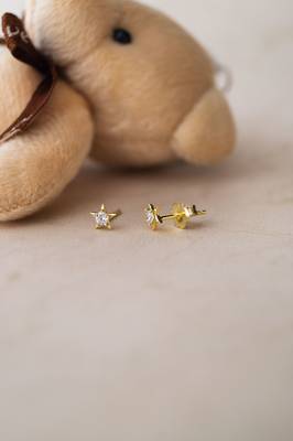Gold-plated star twinkle stud cubic zirconia earring 2