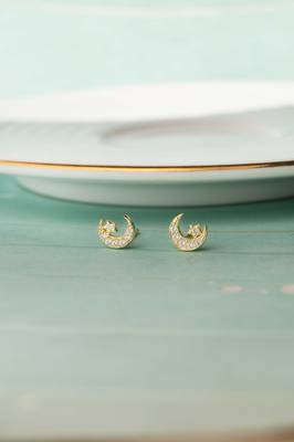 Gold-plated star & moon stud cubic zirconia earring 1