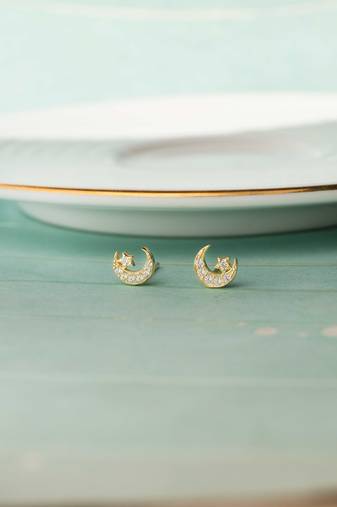 Gold-plated star & moon stud cubic zirconia earring