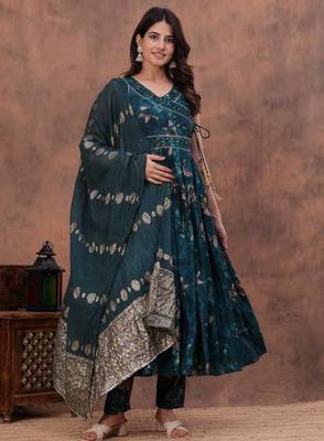 teal green embroidered kurti of premium modaal chanderi kurti pant dupatta set 3